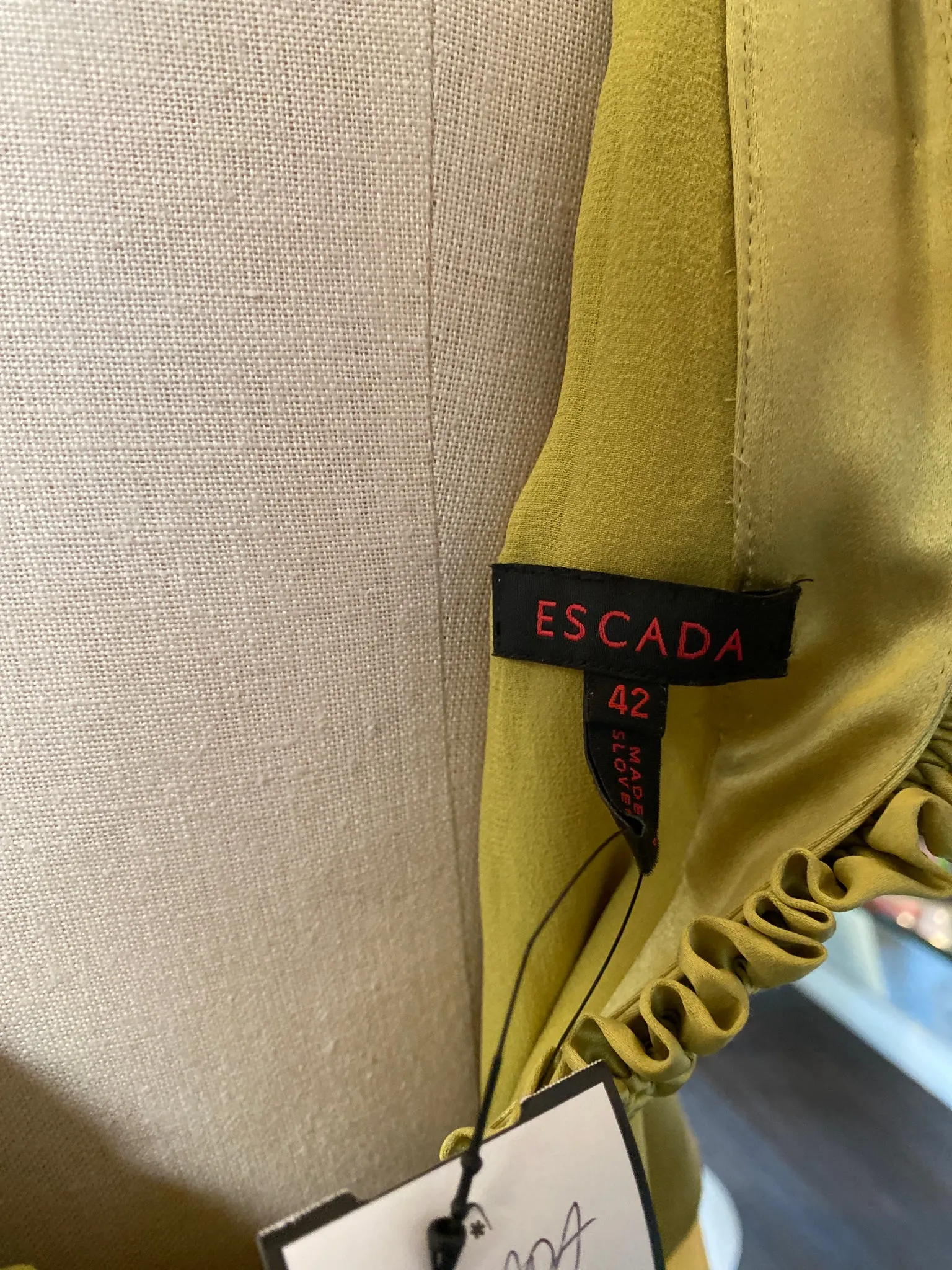 Escada Size 42 Chartreauce Silk Gown Evening Dress