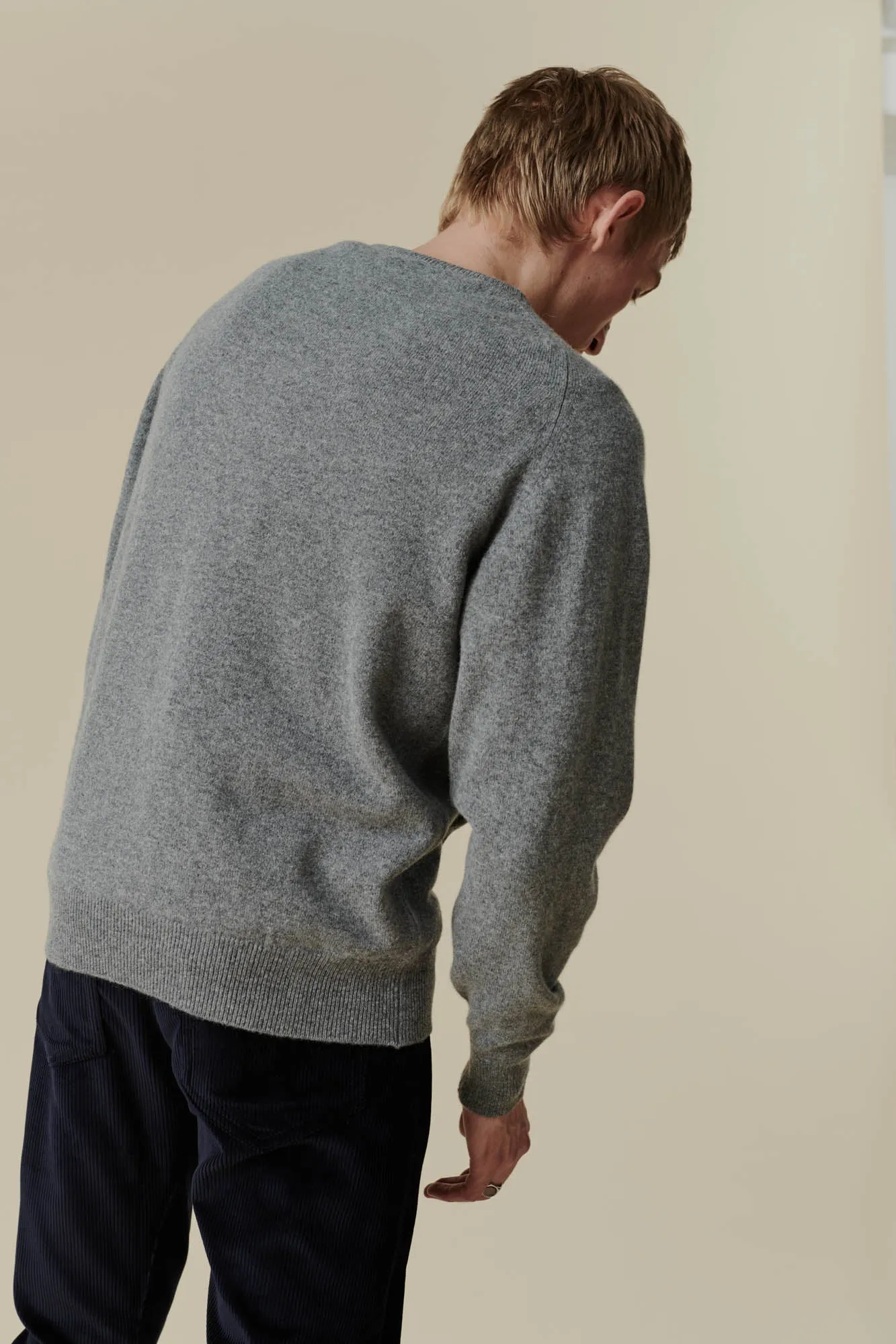 Men's Lambswool Saddle Shoulder Crew Neck - Grey