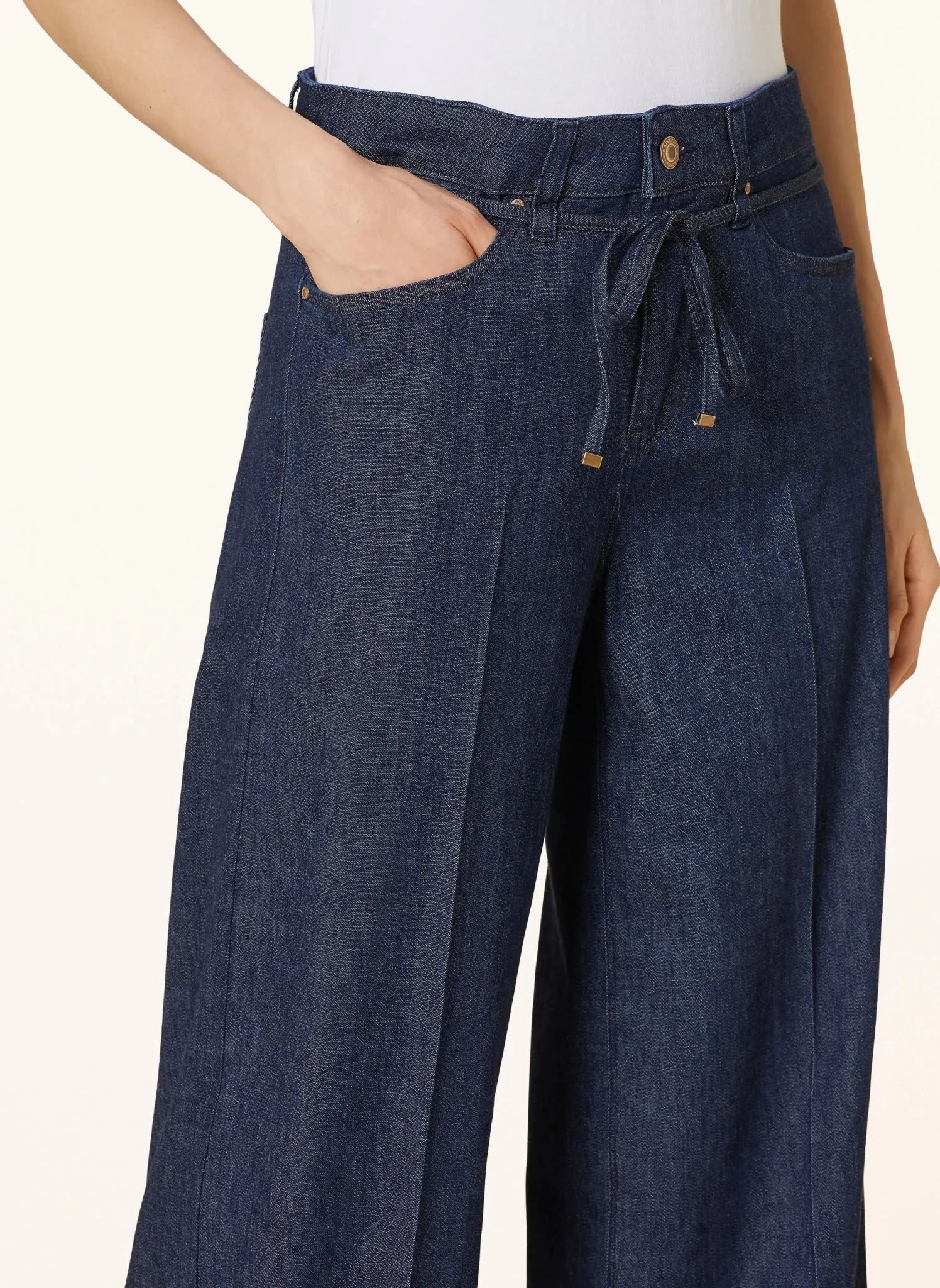 Raffaello Rossi Sventy Belt Fluid Denim Wide Leg Jean