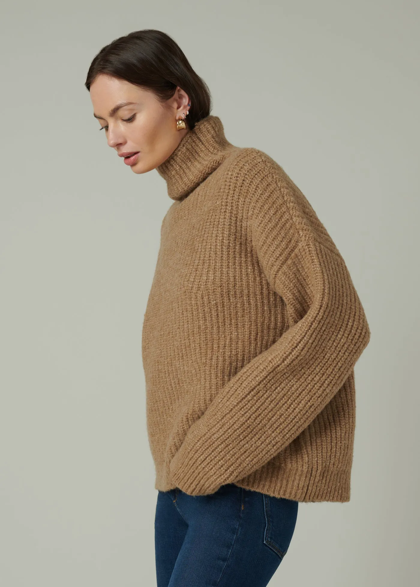 THE TORONTO OVERSIZED SWEATER